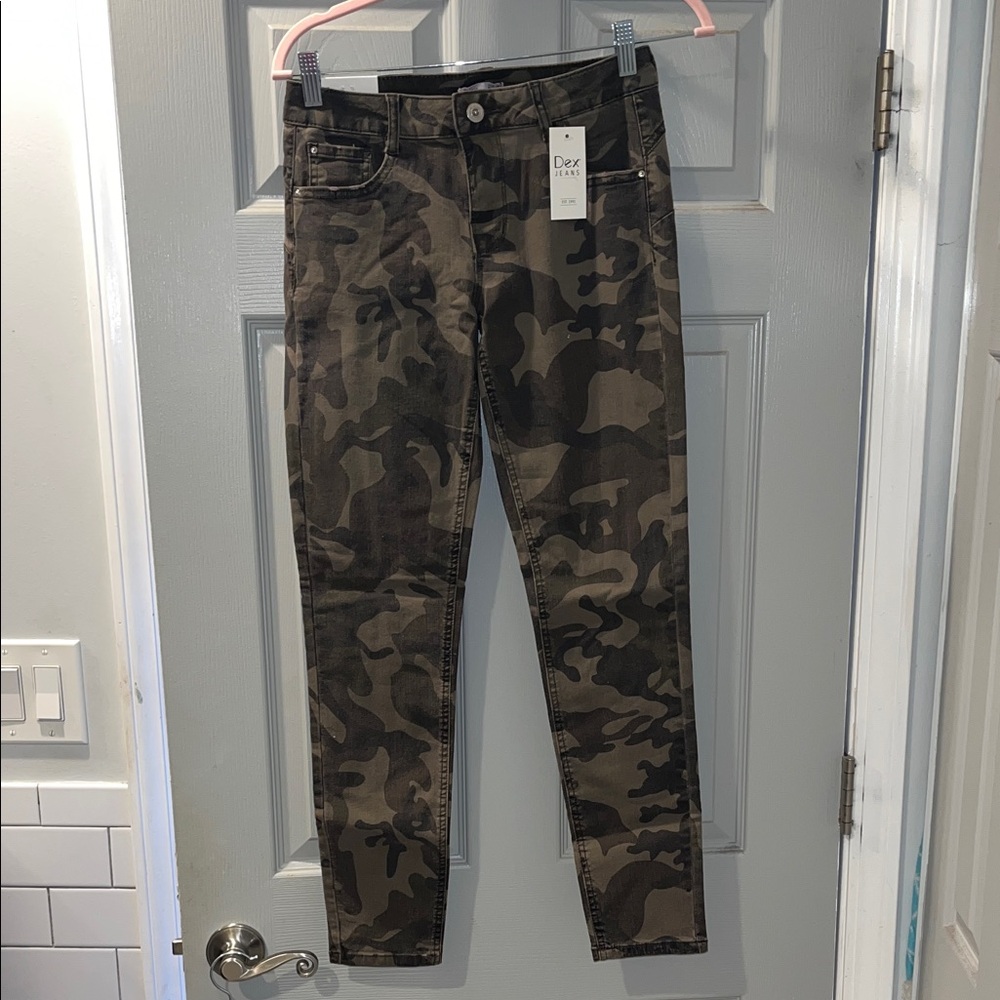 NWT Dex Size 28 Skinny Fit Camouflage  Pants.